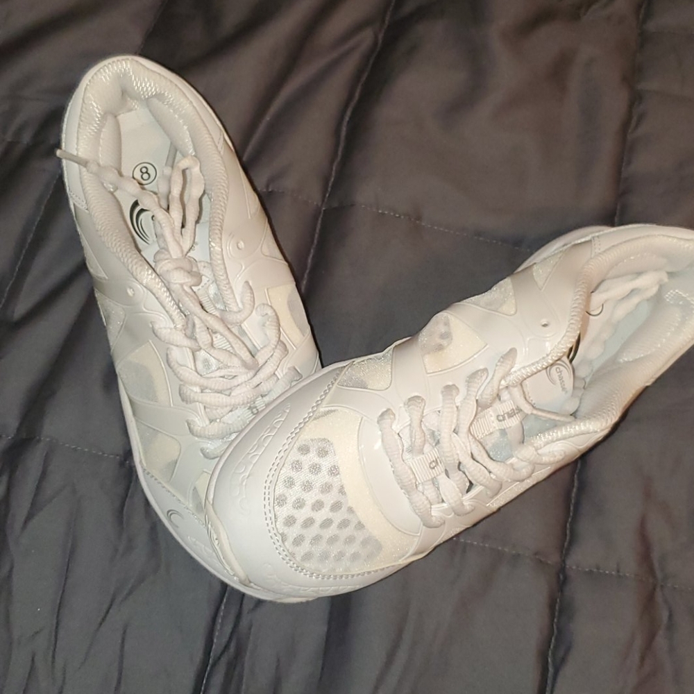 Athletic shoes